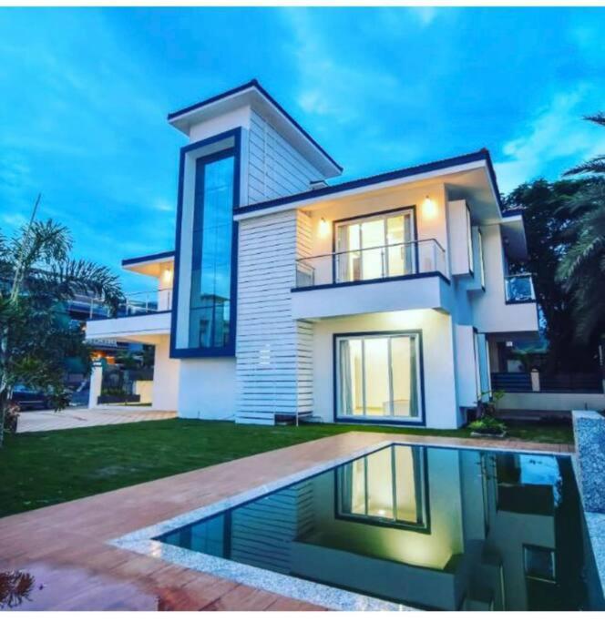 Royal Paradise Villa Lonavala Bagian luar foto