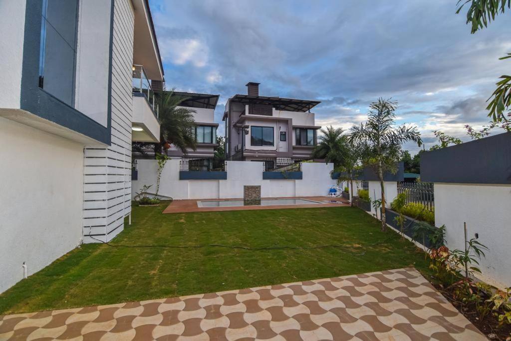 Royal Paradise Villa Lonavala Bagian luar foto