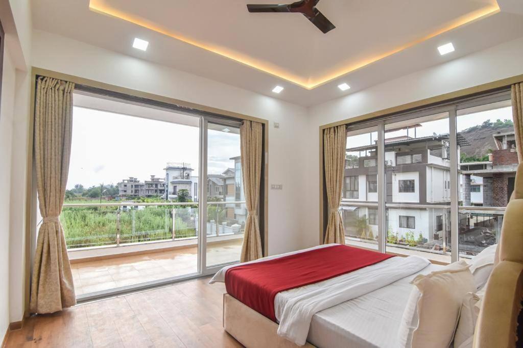 Royal Paradise Villa Lonavala Bagian luar foto